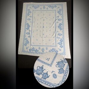 Vintage Tablecloth 58" X 50" in Blue and White Cotton Tea Pot Tablecloth SM FLWS